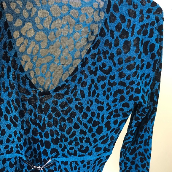 Cyrus Leopard Sheer V-Neck Sweater Top Pullover Belt Buckle Stretch Animal Print - Picture 5 of 12